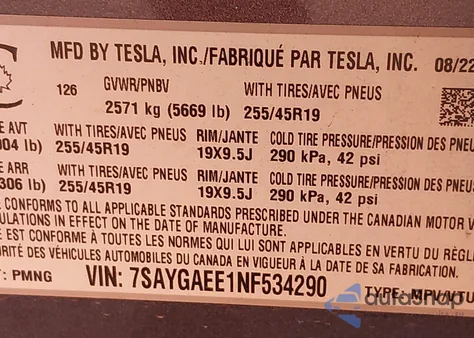 2022 Tesla Model Y Long Range Dual Motor All-Wheel Drive z USA, uszkodzony, nr VIN 7SAYGAEE1NF534290